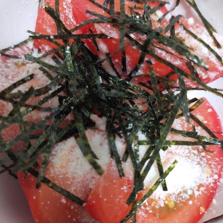 刻み海苔とチーズのトマトサラダ